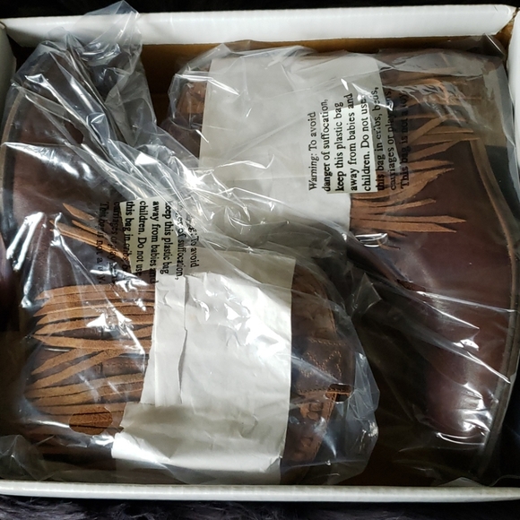 Dingo GIGI booties brown size 6.5 - Picture 9 of 9